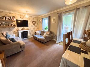 Sitting Room (1)- click for photo gallery